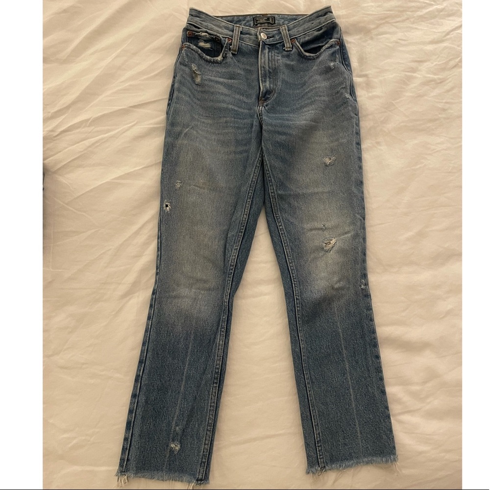 Abercrombie High Rise Mom Jean 25/0